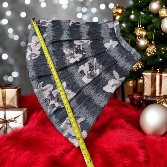 ANTONIO MELANI Blue Floral Pleated Skirt Smocked Midi size 0 - Picture 10 of 10